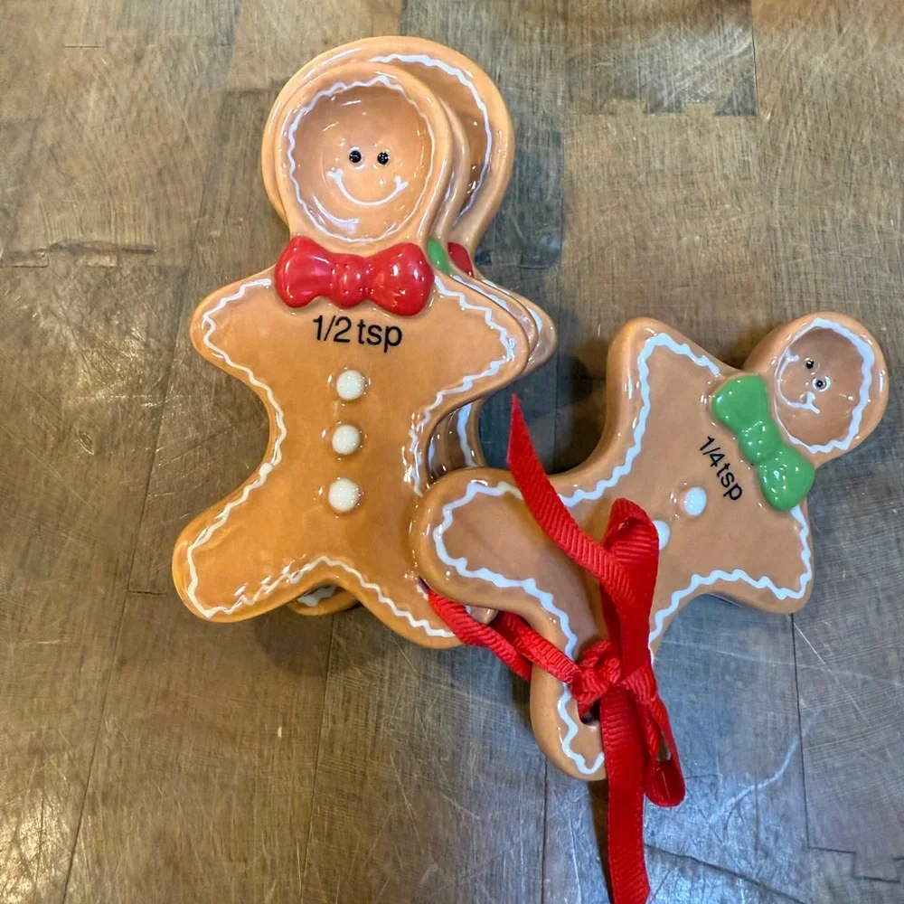Pier 1 Imports Gingerbread Man Ceramic Measuring Spoons Set Christmas Holiday